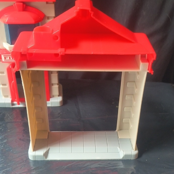Fire Department + Garage + Character Hap-P-Kid Playset - Picture 6 of 10